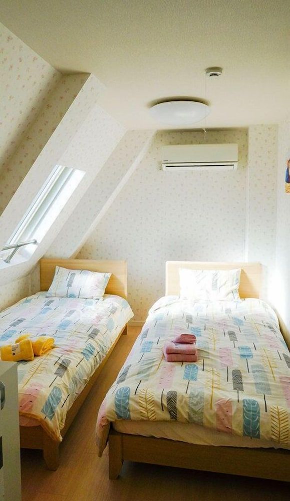 Breeze Shortstay Female Only Double Room A, Women only 7