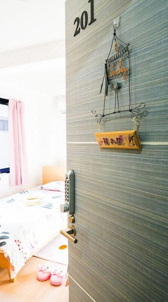 Breeze Shortstay Female Only Single Room, Women only 3