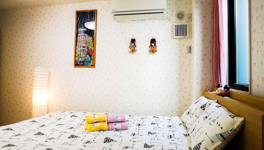 Breeze Shortstay Female Only Double Room B, Women only 2