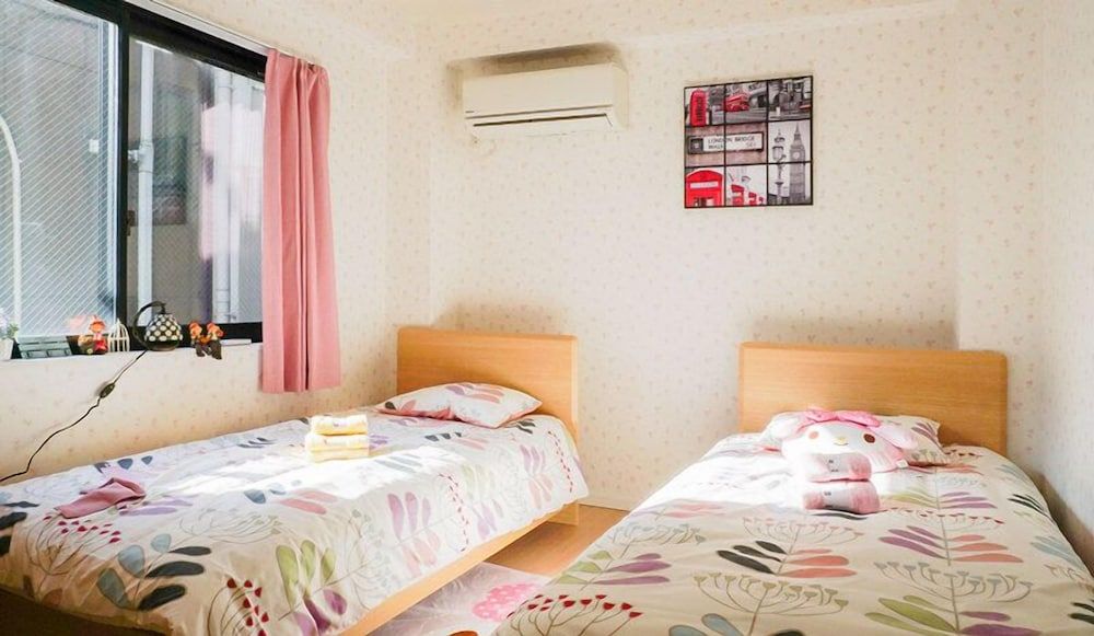 undefined Breeze Shortstay Female Only