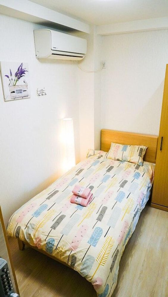 Breeze Shortstay Female Only Single Room, Women only 2