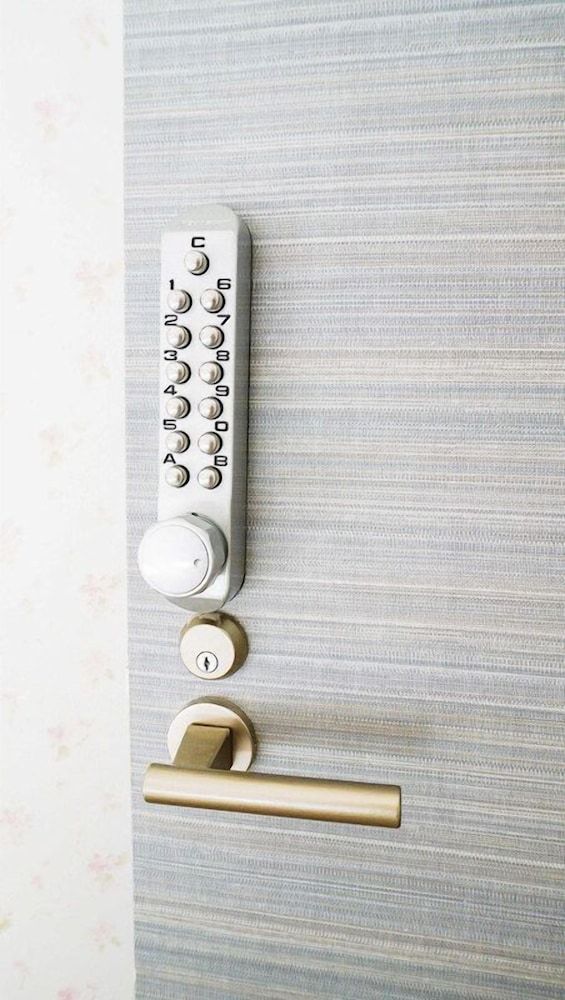 undefined Breeze Shortstay Female Only 5