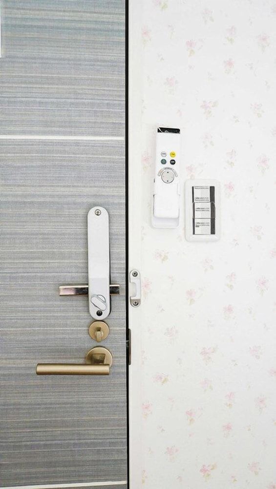 undefined Breeze Shortstay Female Only 4