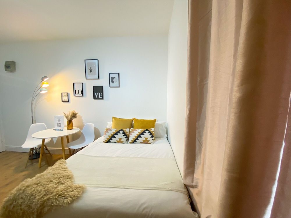 Holland Road Stays Studio, Ensuite (Triple) 2