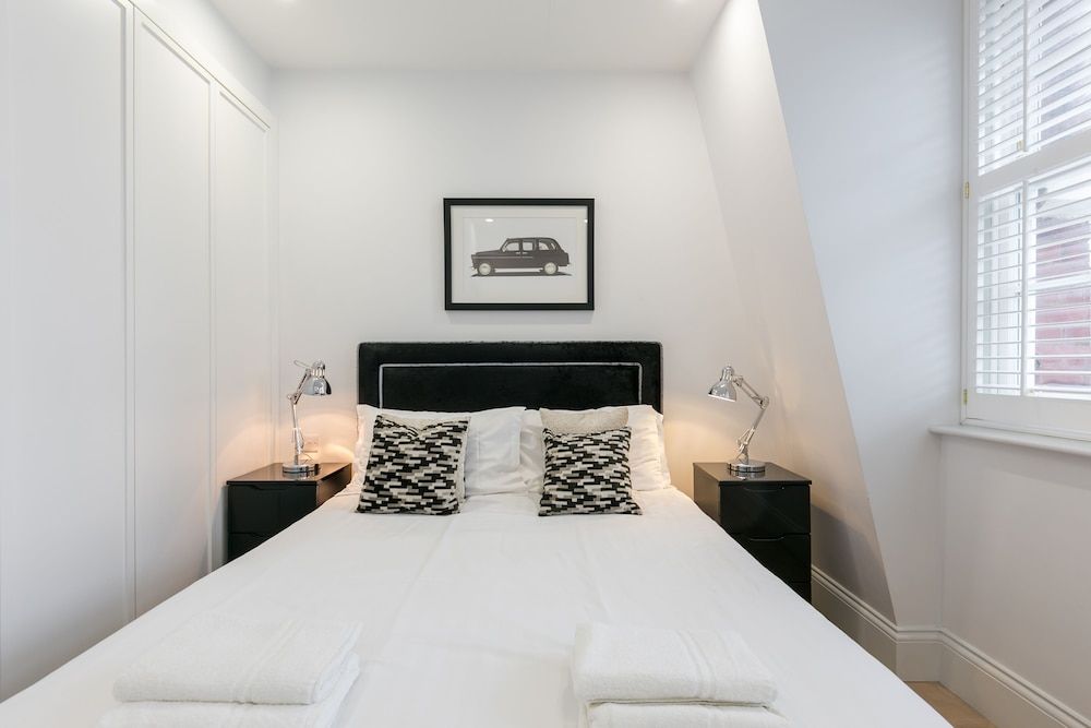 Deluxe Three Bedroom Penthouse with Balcony