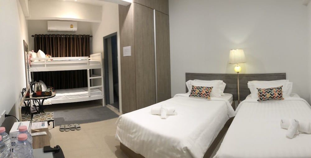 Water Aparthotel Comfort Quadruple Room 9