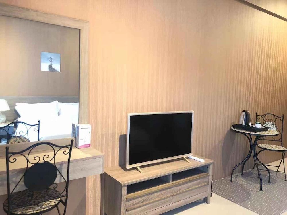 Water Aparthotel Deluxe Family Room 9