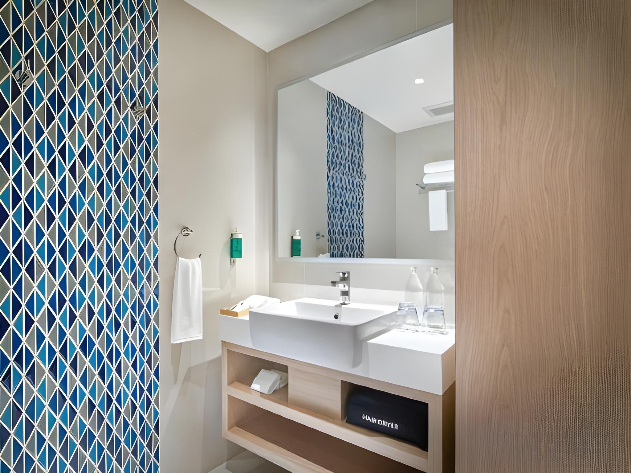 Deluxe 2-Bedroom Connecting Room