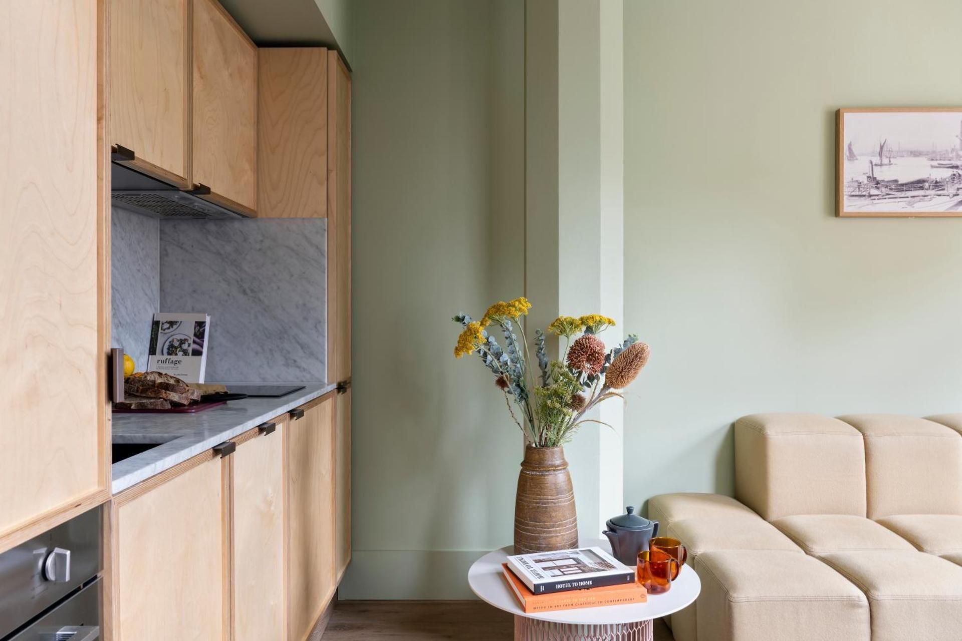 undefined Locke At Broken Wharf 5