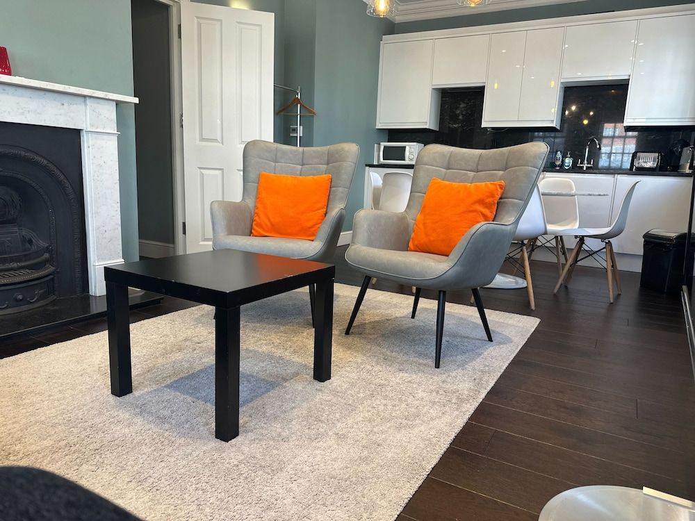 undefined JOIVY Elegant 2 Bedroom Flat near Kensington Gardens 5
