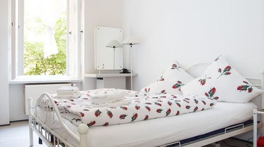 City Stop Berlin Basic Single Room, 1 Bedroom, Private Bathroom