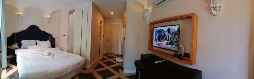 undefined Espana Condo By Som 4