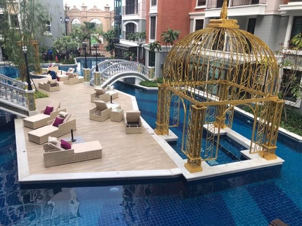 undefined Espana Condo By Som