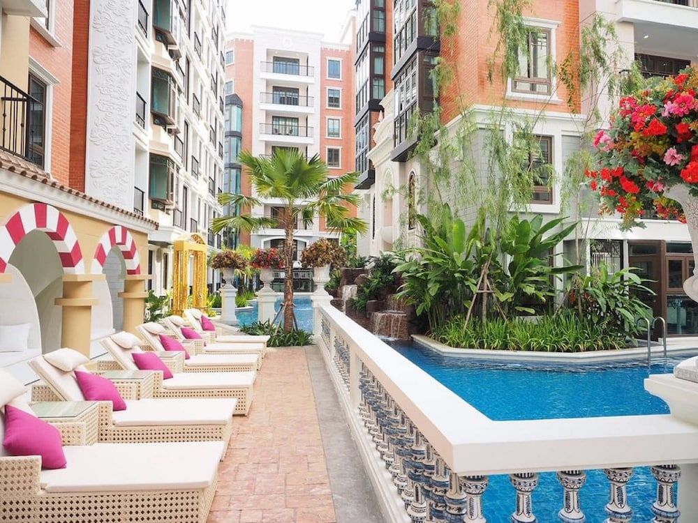 undefined Espana Condo By Som 2