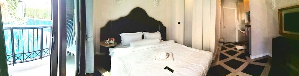 undefined Espana Condo By Som 6