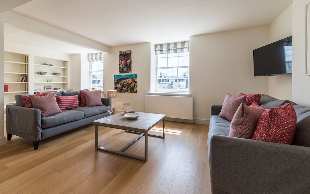 Dawson Place Apartment 14