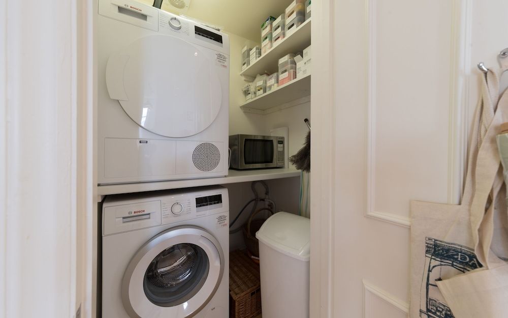 Dawson Place Apartment 10