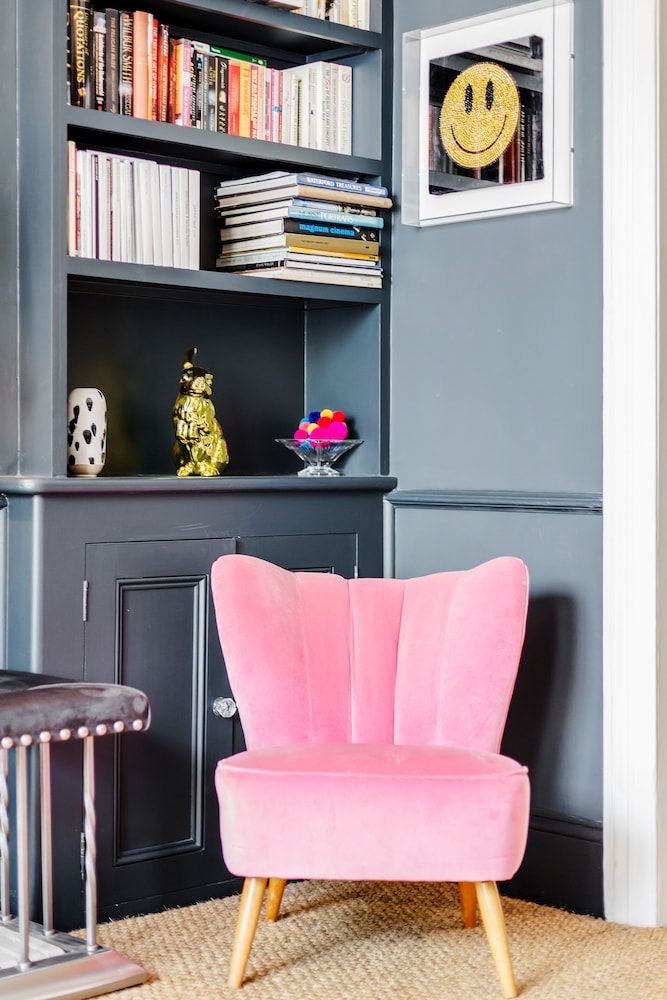 Exquisite Designers Abode Two-Bedroom House 18