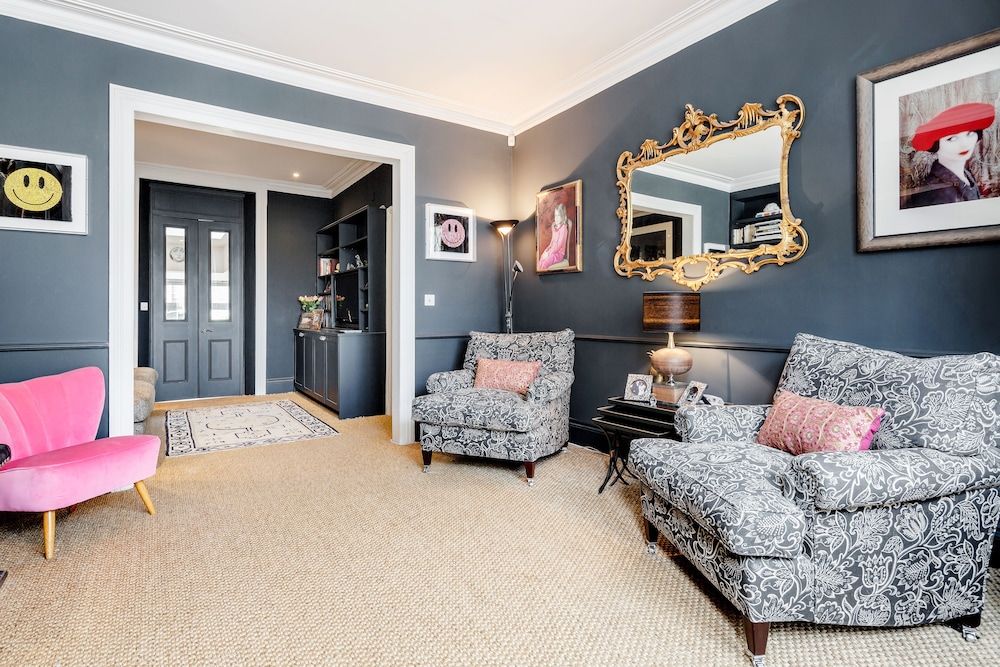 Exquisite Designers Abode Two-Bedroom House 17