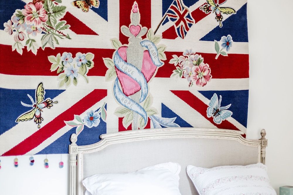 Exquisite Designers Abode Two-Bedroom House 11