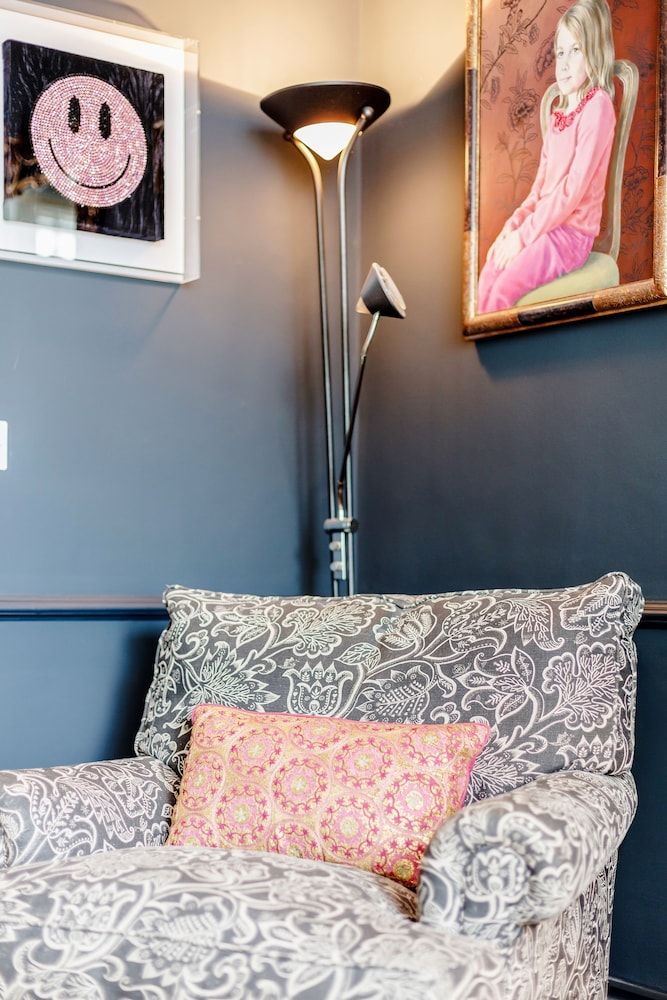 Exquisite Designers Abode Two-Bedroom House 20