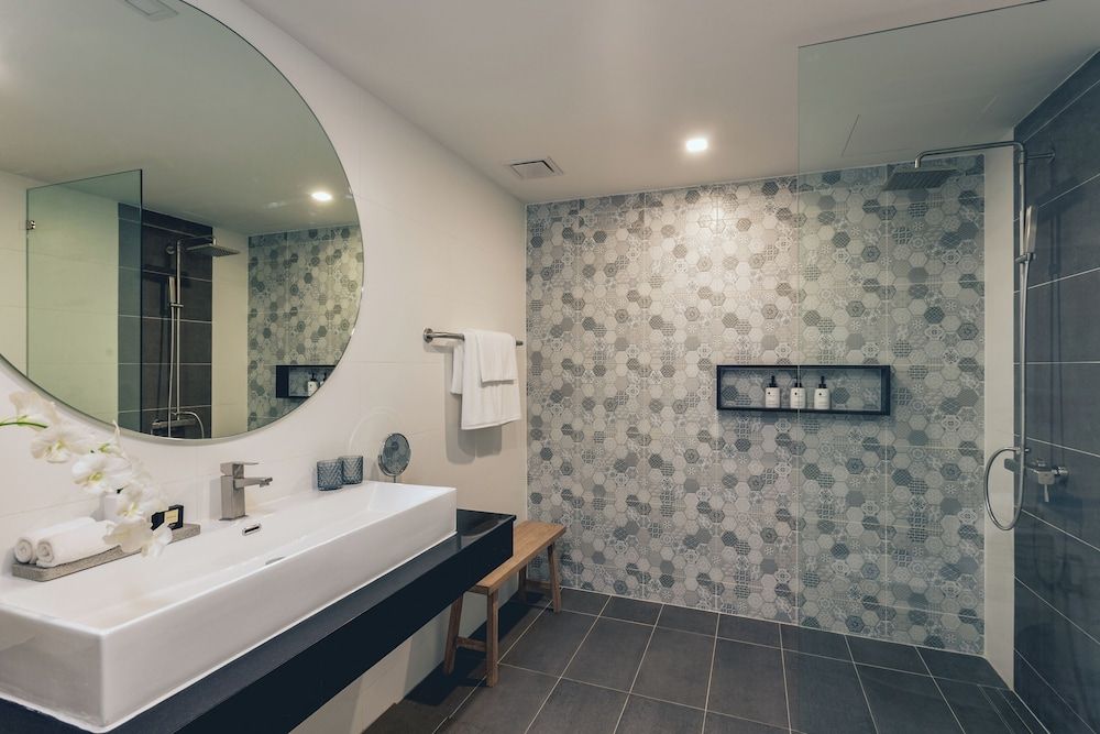 Deluxe Room, Pool Access