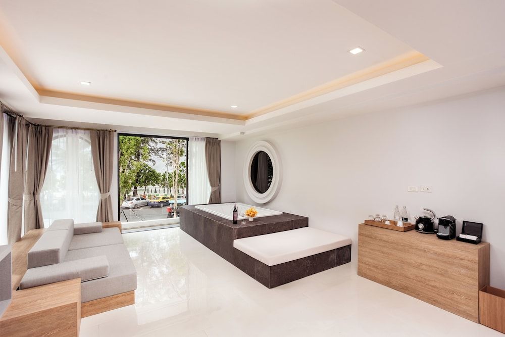 Oceanfront Suite