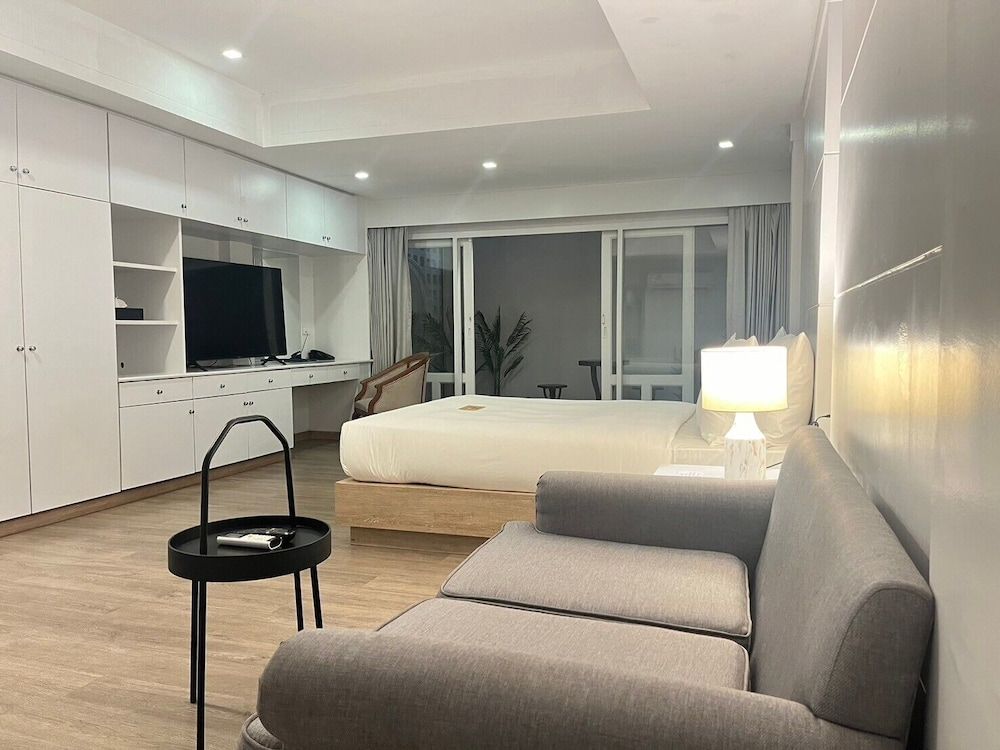 undefined Anona Beachfront Phuket Resort 5