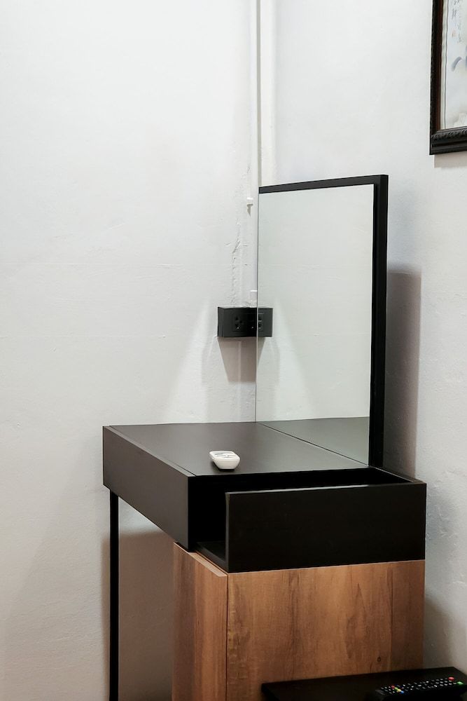 Taladnoi Paint House Double Room, No Windows 13