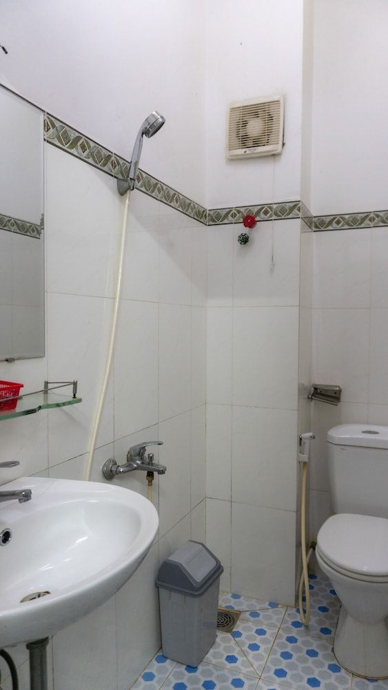 undefined Ngoc Trinh Hotel Binh Tan 7