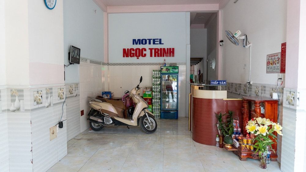 undefined Ngoc Trinh Hotel Binh Tan 8
