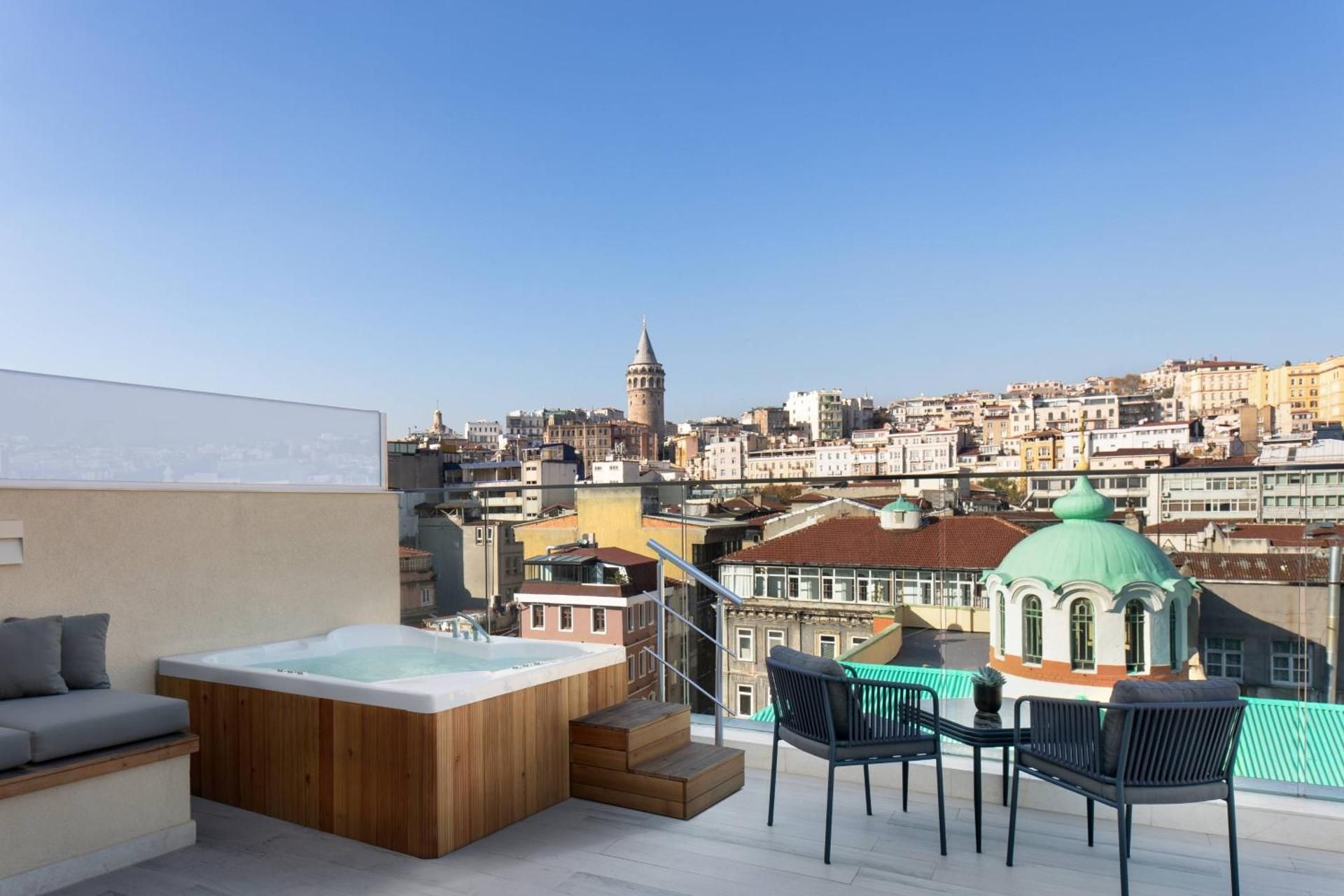 Premier King, Guest Room, 1 Queen, Galata Tower View, Terrace