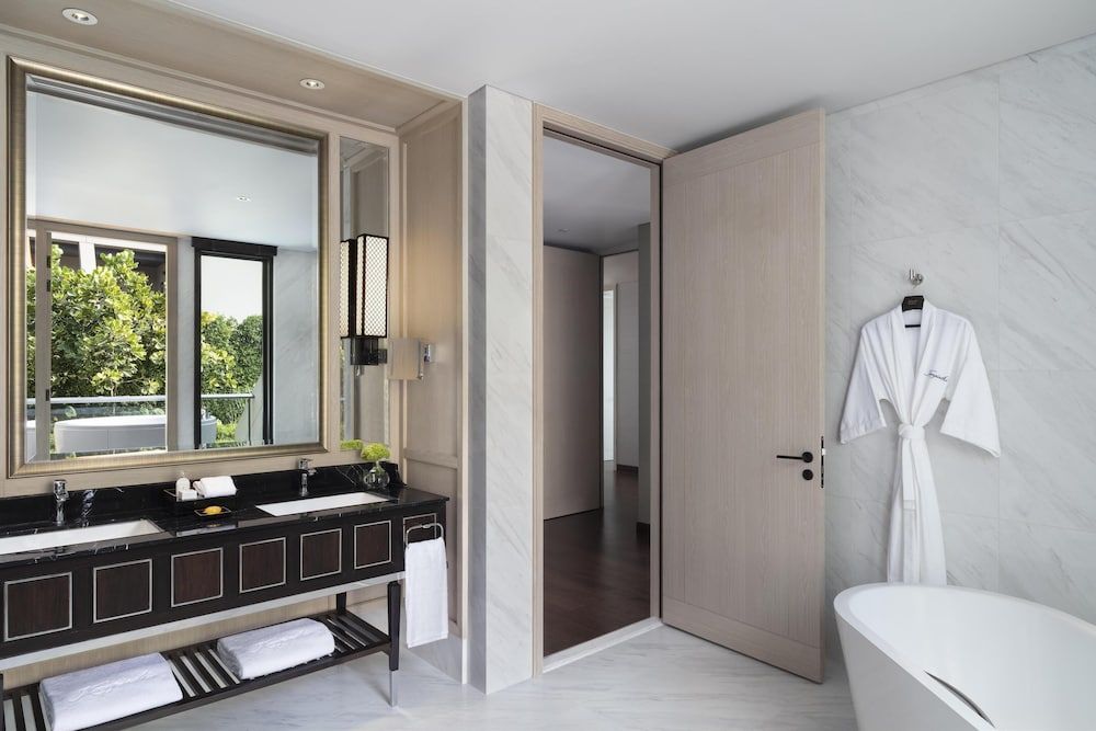 Suite, 3 Bedrooms (Sindhorn Presidential)