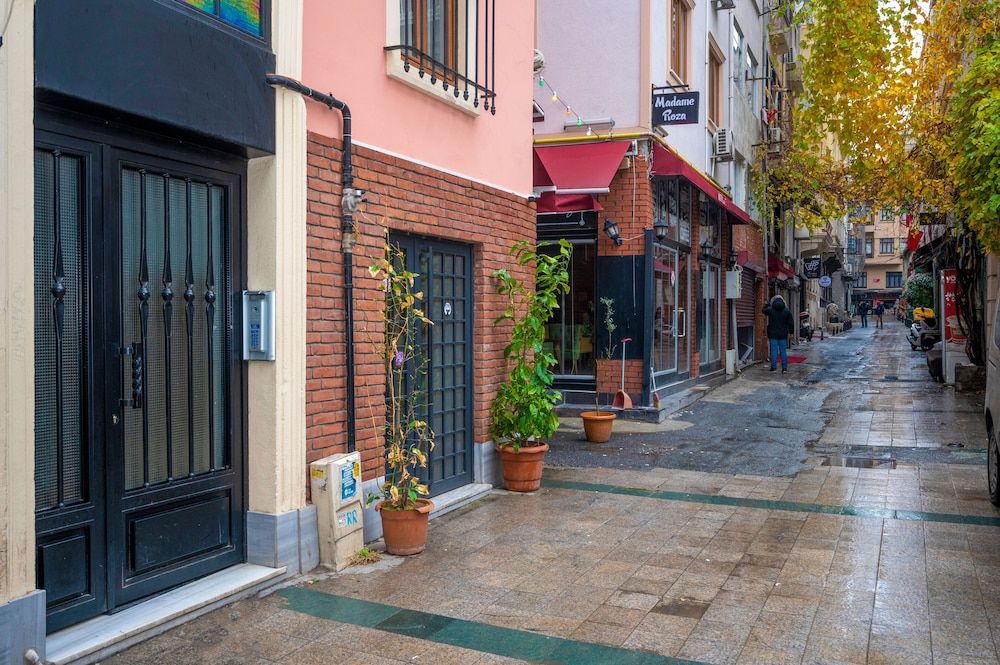 undefined suites istanbul 3