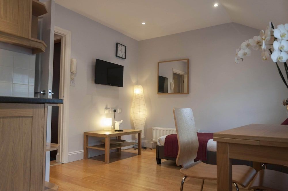 12 London Street Apartments Standard Apartment 19