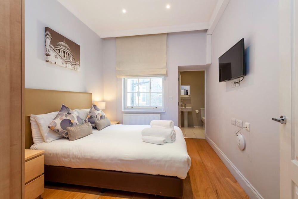 undefined 12 London Street Apartments 2