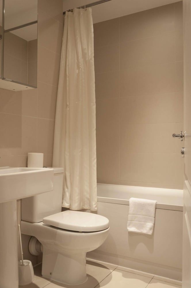 12 London Street Apartments Standard Apartment 12