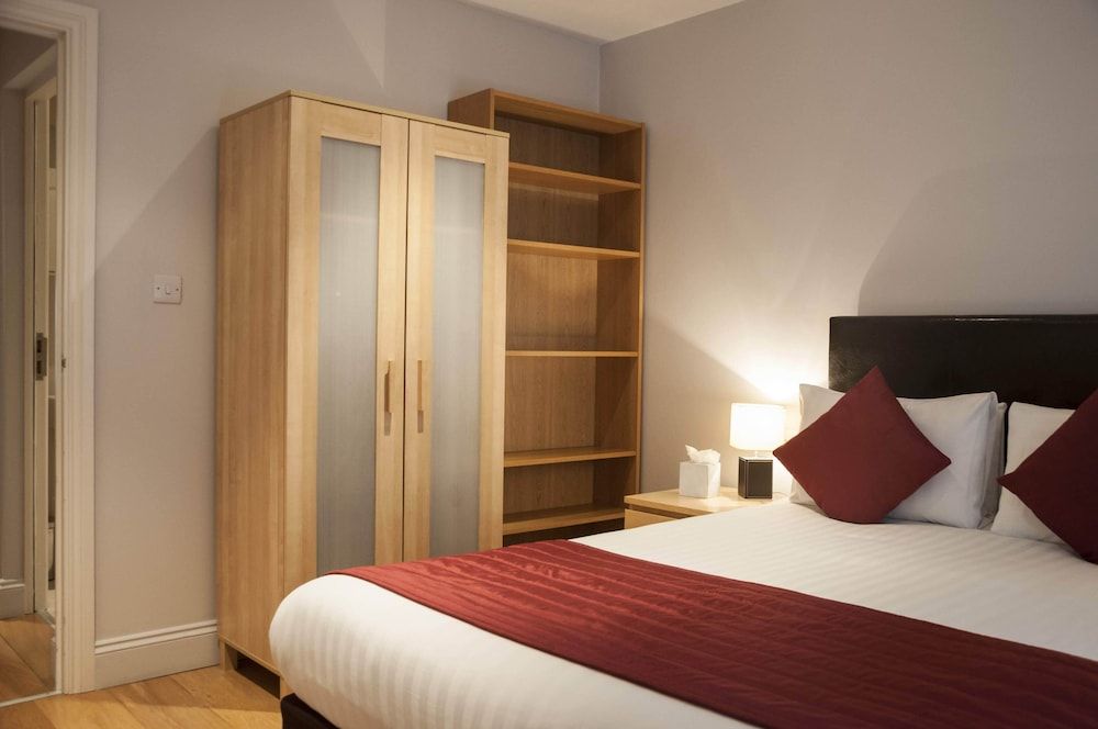 12 London Street Apartments Standard Apartment 6