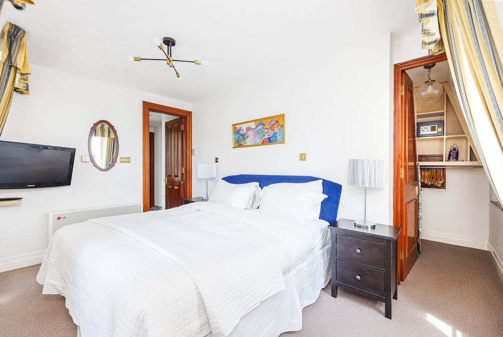 Carlton Court - Mayfair Penthouse, 1 Bedroom 2