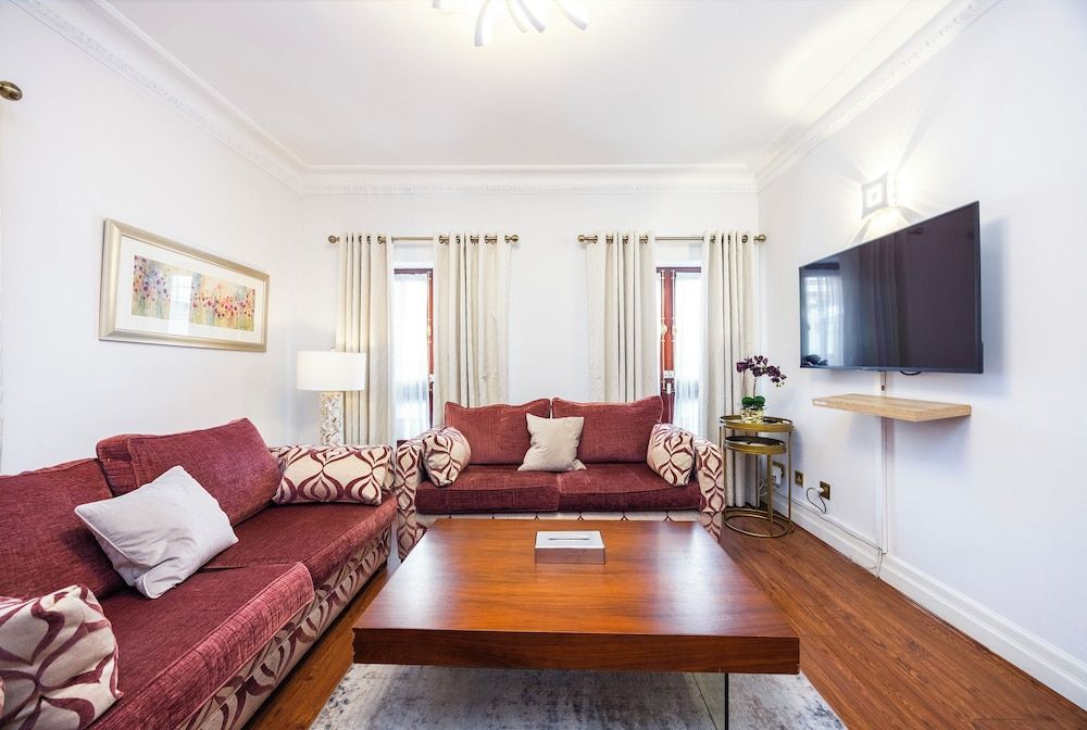 Carlton Court - Mayfair Duplex, 2 Bedrooms (1.5 Bathrooms) 10