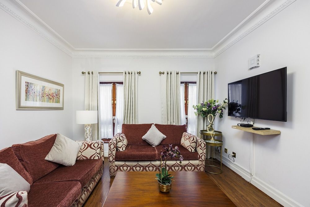 Carlton Court - Mayfair Duplex, 2 Bedrooms (1.5 Bathrooms) 26