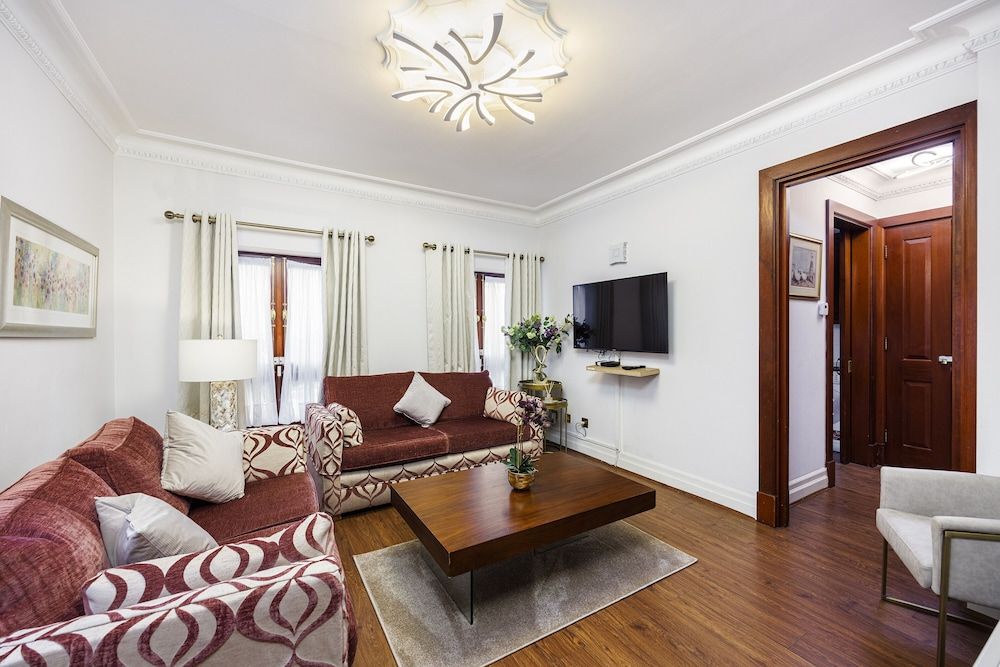 undefined Carlton Court - Mayfair 4