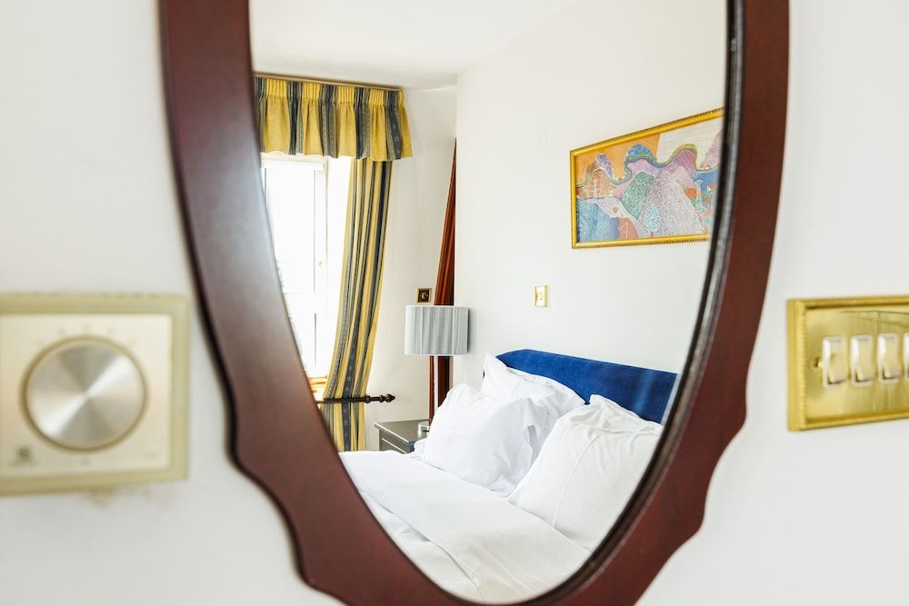 Carlton Court - Mayfair Penthouse, 1 Bedroom 4