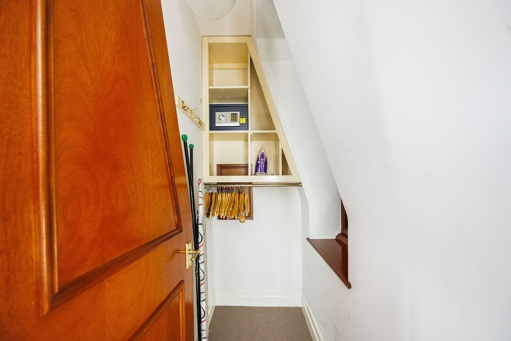 Carlton Court - Mayfair Penthouse, 1 Bedroom 8