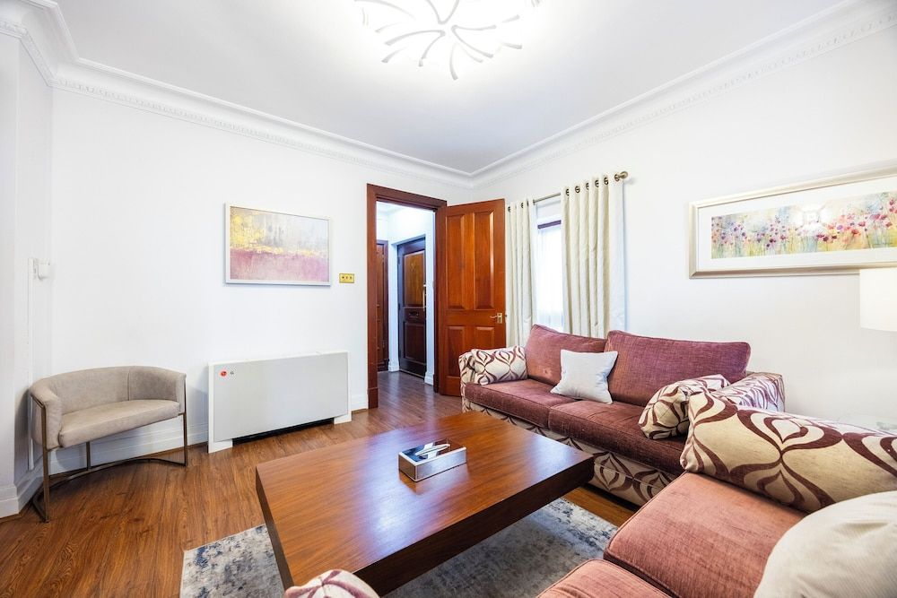 Carlton Court - Mayfair Duplex, 2 Bedrooms (1.5 Bathrooms) 25