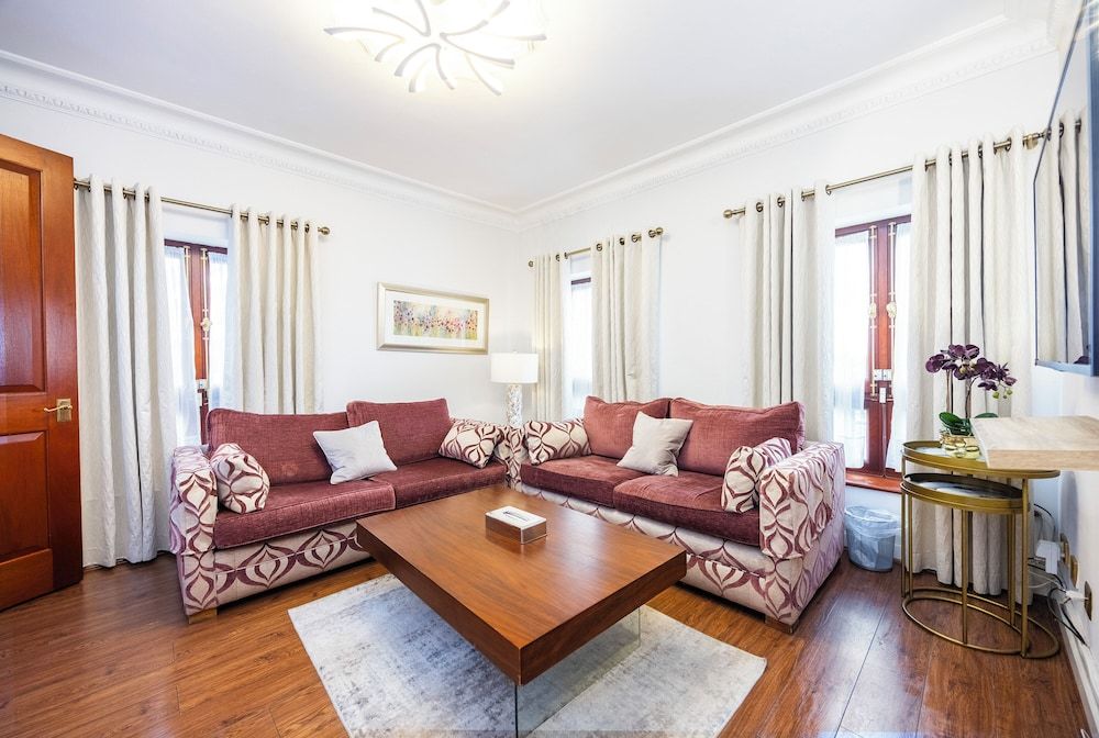 Carlton Court - Mayfair Duplex, 2 Bedrooms (1.5 Bathrooms) 23