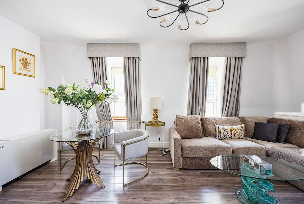 Carlton Court - Mayfair Penthouse, 1 Bedroom 10