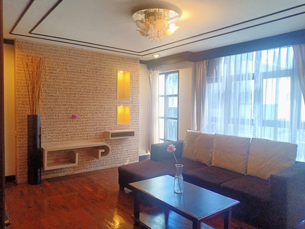 undefined Supha Maison 7