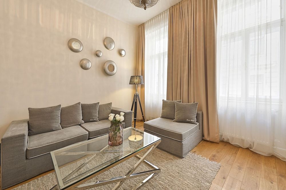 undefined 6 rooms 10