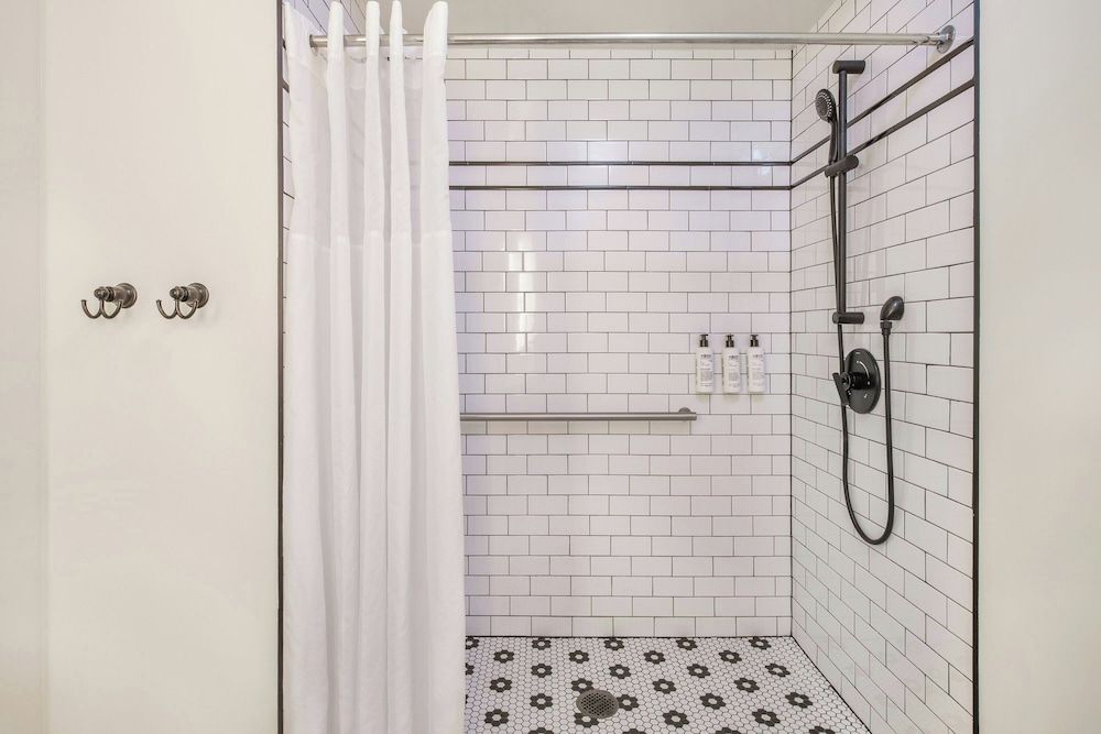 FOUND Hotels, Santa Monica, Series by Marriott Room, 2 Queen Beds 25